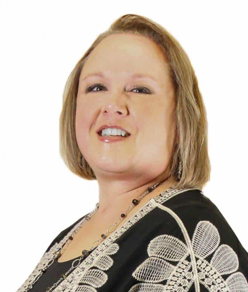 Lisa- Front Desk / Dental Assistant